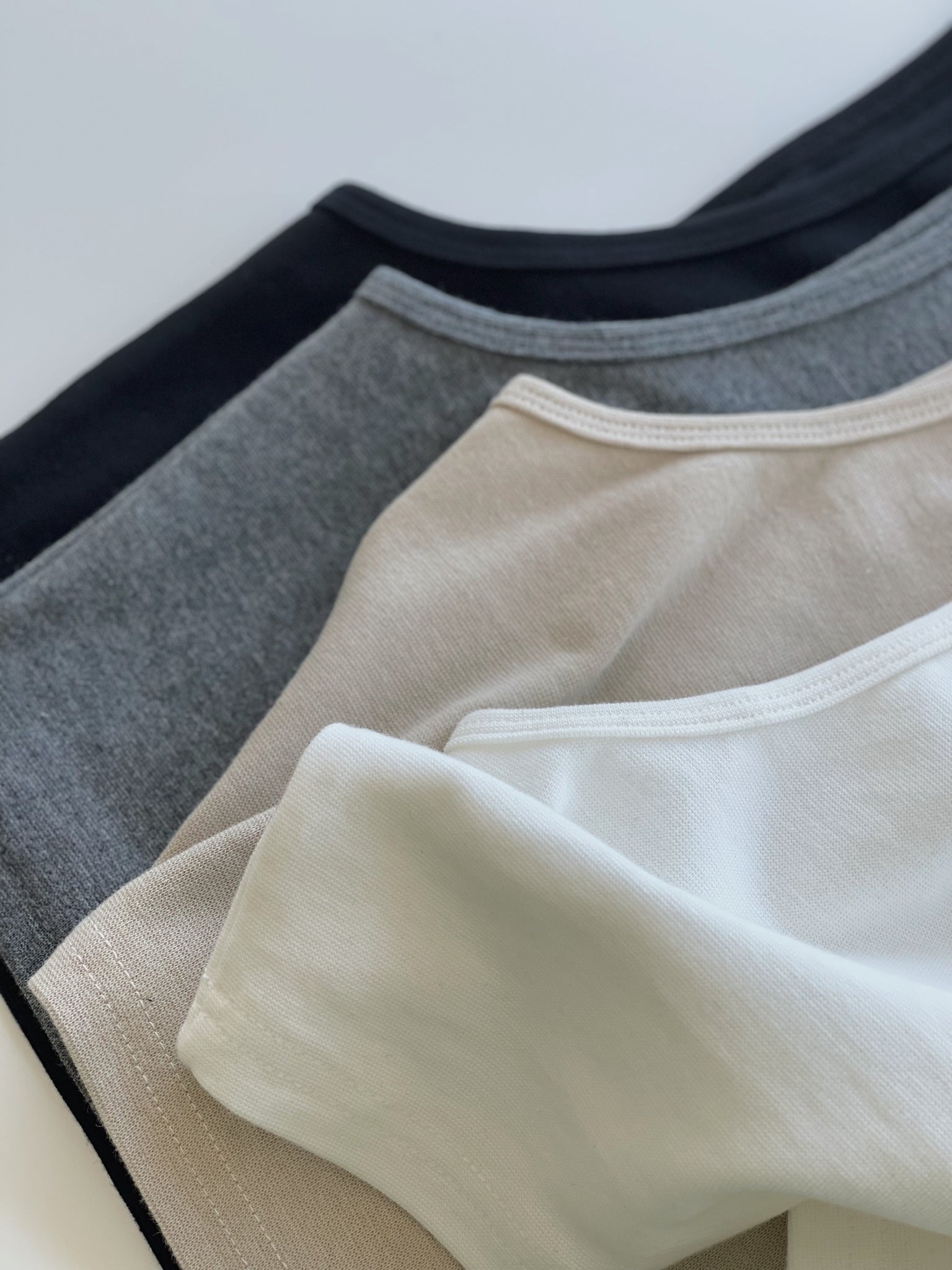 Basic Plain Tank Top/ 基础显瘦露腰背心