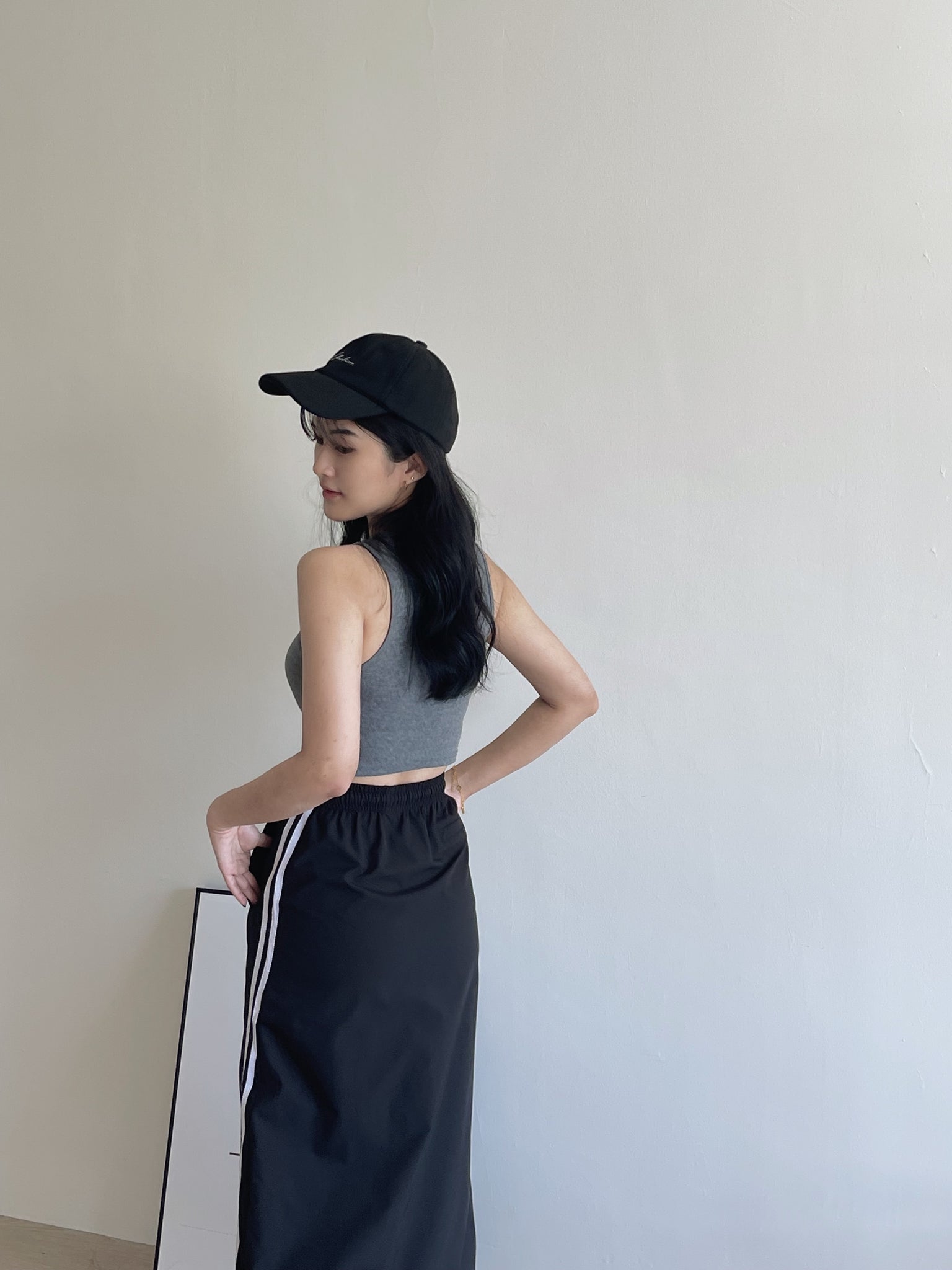 Basic Plain Tank Top/ 基础显瘦露腰背心