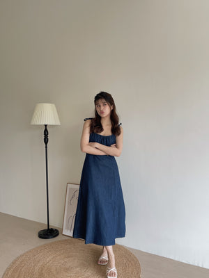 Evra Spaghetti Midi Dress / 复古甜美收腹中长裙