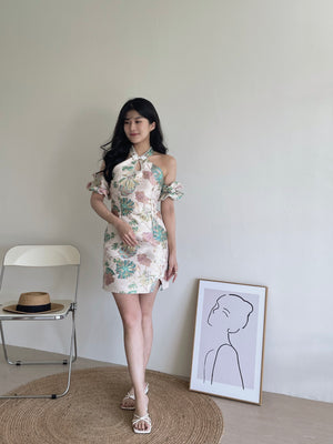 Carnation Embroidered Cheongsam / 春暖花香挂脖旗袍