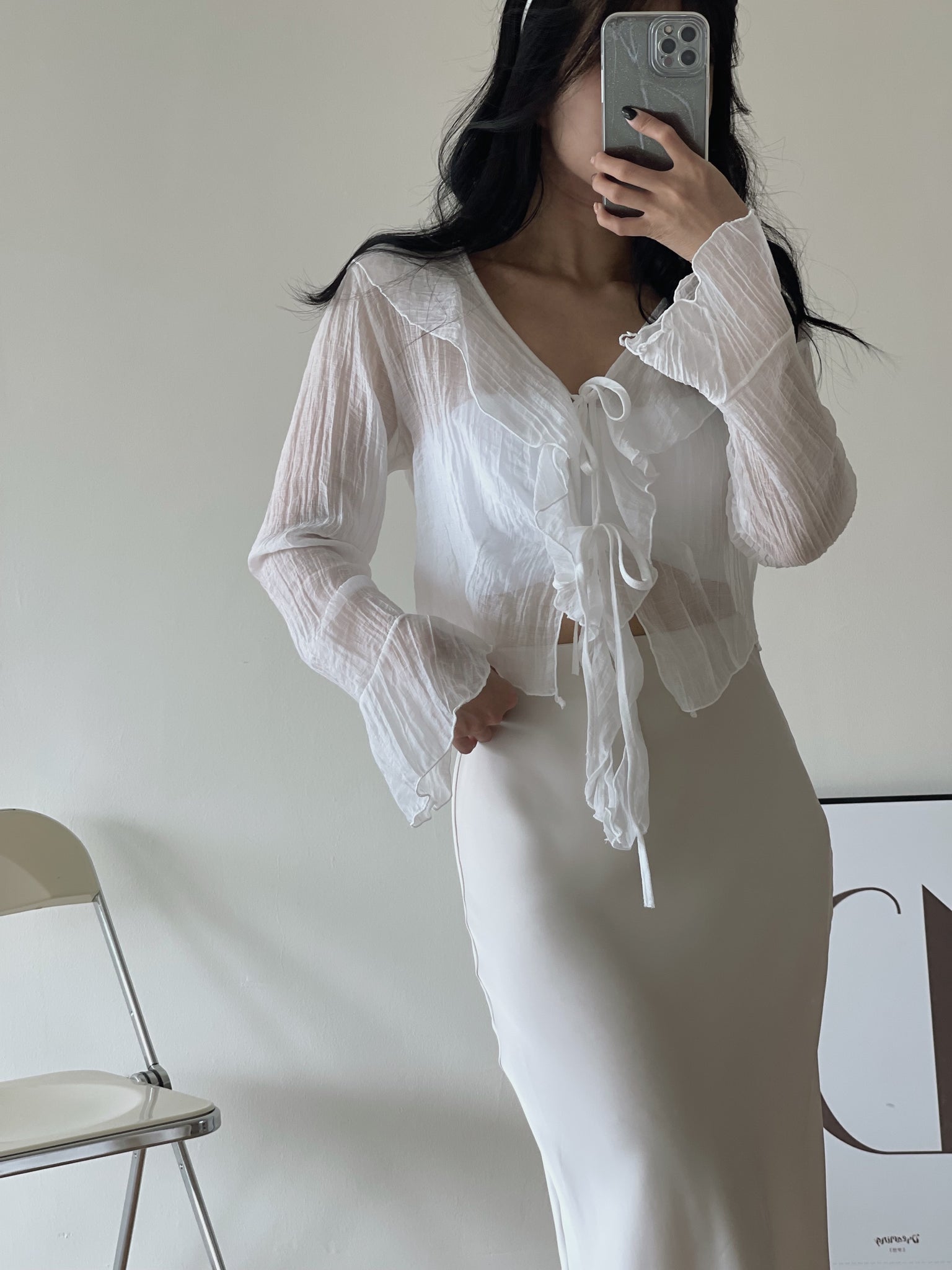 Belle Ruffle Blouse / 喇叭袖系带薄衫