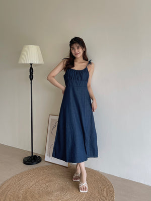 Evra Spaghetti Midi Dress / 复古甜美收腹中长裙