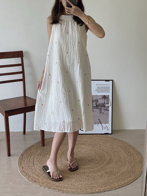 Brielle Embroidered Dress / 小花刺绣挂脖裙