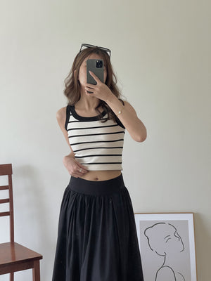 Striped Fit Tank Top / 杏黑条纹背心