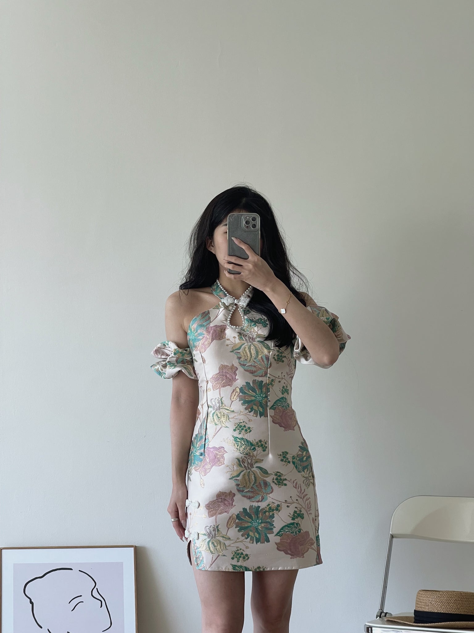 Carnation Embroidered Cheongsam / 春暖花香挂脖旗袍