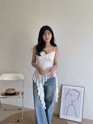 Asymmetrical Lace Top / 蕾丝不规则荷叶上衣