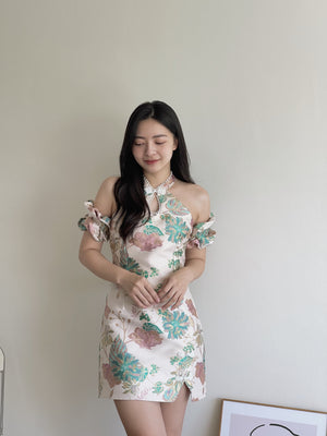 Carnation Embroidered Cheongsam / 春暖花香挂脖旗袍