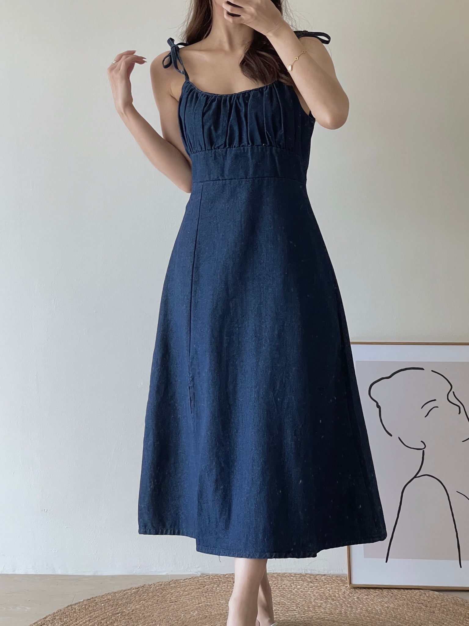 Evra Spaghetti Midi Dress / 复古甜美收腹中长裙