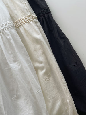 Jovie Lace Skirt / 蕾丝拼接伞裙