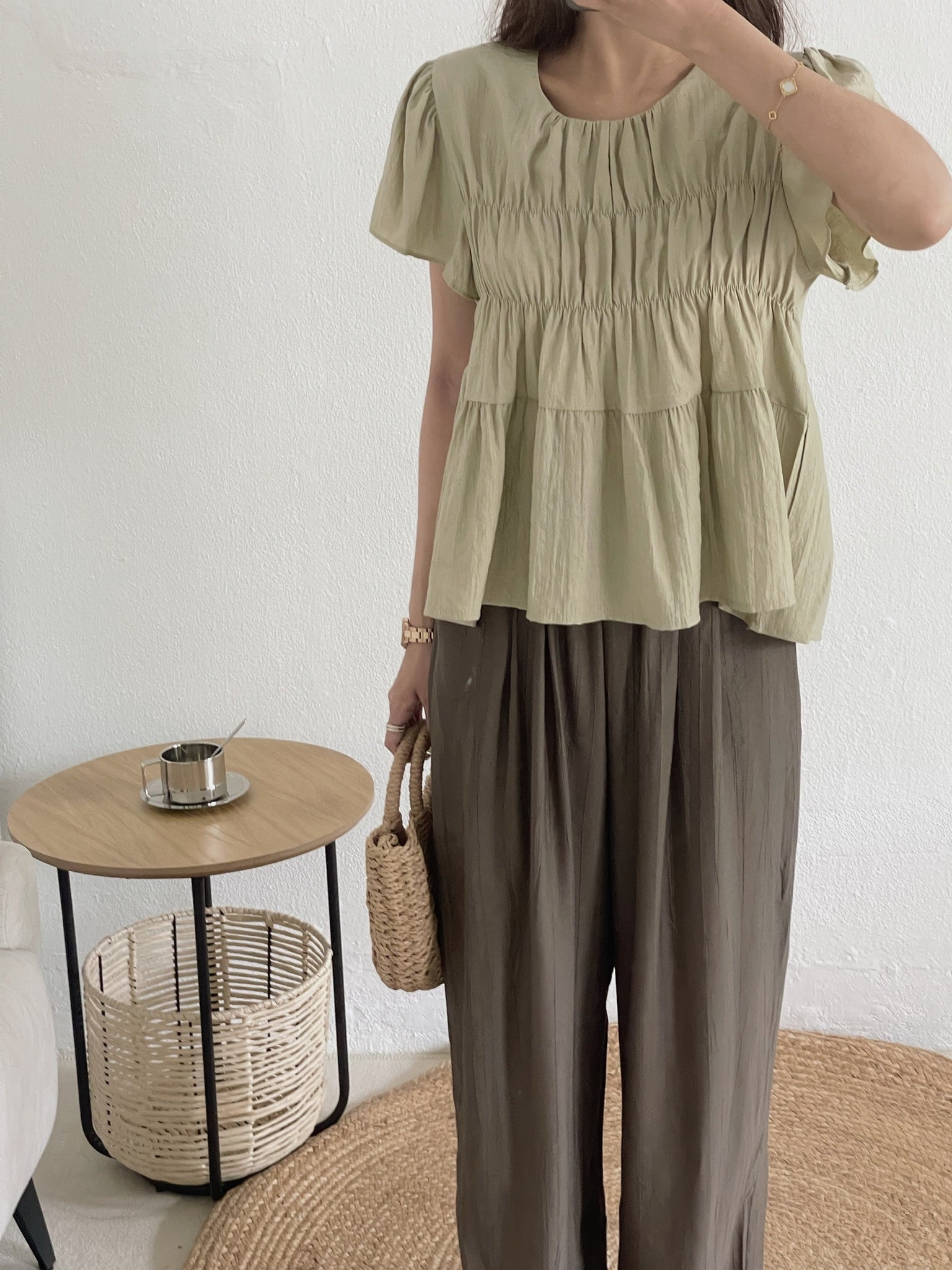 Lea Ruffle Sleeve Blouse / 荷叶袖褶皱气质小衫