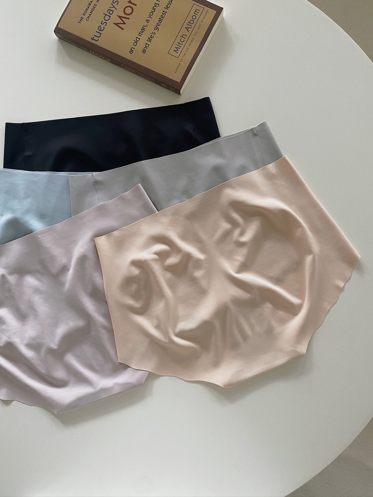Ultra Seamless Panties 5pcs / 蜜桃爱心臀无痕内裤– D A R K A